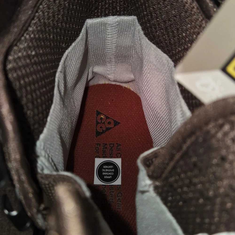 Nike ACG new tags